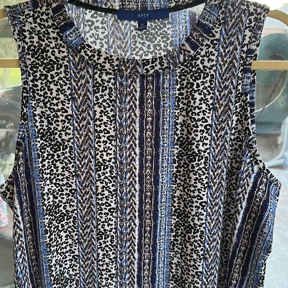 Apt 9 Floral Sleeveless Blouse - Picture 3 of 7